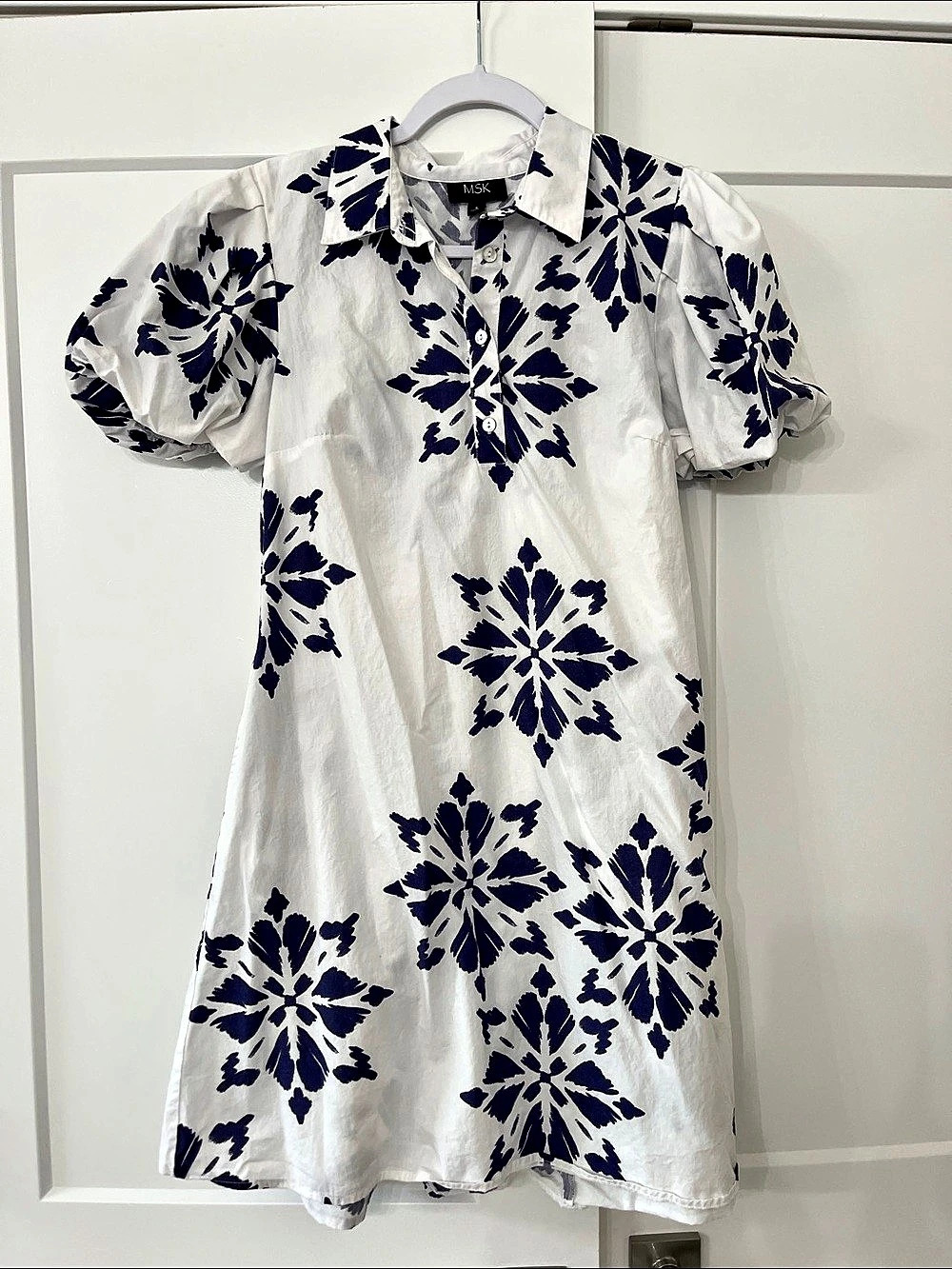MSK Floral Mini Dress in White & Blue Size Small Like New 100 cotton